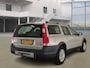 Volvo XC70 2.5 T Momentum AUTOMAAT AIRCO CRUISE LEDER PDC