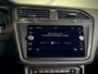 Volkswagen Tiguan Allspace 1.5 TSI R-Line 7pers, Panodak, ACC, Trekhaak, BTW, Leer, 20", Sfeerverlicht, Parkeerhulp, DAB