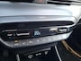 Hyundai i20 1.0 T-GDI Premium | Adaptive Cruisecontrol | Climate Control | Dodehoekdetectie | Stoel&Stuurwielverwarming | Camera | Parkeersensoren | Apple Carplay&Android Auto | BOSE Audio | 16" Lichtmetaal |