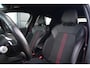 Renault Clio 1.3 TCe R.S. Line | 131PK | Navigatie | Keyless entry/start | LED koplampen | Renault Clio 1.3 TCe R.S. Line 131 PK met 1.3-liter viercilinder benzinemotor, automatische 7-versnellingsbak, navigatiesysteem, Apple CarPlay/Android Auto, keyless entry/start, automatische