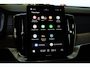 Volvo XC90 T8 Plug-in hybrid AWD Ultra Dark | Luchtvering | Semi-Electrische Wegklapbare Trekhaak | Bowers & Wilkins Premium Audio | Gelamineerde zijruiten | 360° Parkeercamera | Parkeersensoren voor + achter | Stoelverwarming