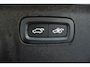 Volvo XC90 T8 Plug-in hybrid AWD Ultra Dark | Luchtvering | Semi-Electrische Wegklapbare Trekhaak | Bowers & Wilkins Premium Audio | Gelamineerde zijruiten | 360° Parkeercamera | Parkeersensoren voor + achter | Stoelverwarming