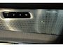 Volvo XC90 T8 Plug-in hybrid AWD Ultra Dark | Luchtvering | Semi-Electrische Wegklapbare Trekhaak | Bowers & Wilkins Premium Audio | Gelamineerde zijruiten | 360° Parkeercamera | Parkeersensoren voor + achter | Stoelverwarming