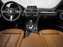 BMW 3-Serie 320i xDrive M Sport High Executive 320Pk Automaat (PANORAMADAK, M PAKKET, DEALER ONDERHOUDEN, MEMORY SEAT, COGNAC LEDER, CAMERA, VIRTUAL COCKPIT, GETINT GLAS, TREKHAAK, ADAPTIVE CRUISE, NIEUWSTAAT)