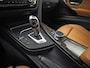 BMW 3-Serie 320i xDrive M Sport High Executive 320Pk Automaat (PANORAMADAK, M PAKKET, DEALER ONDERHOUDEN, MEMORY SEAT, COGNAC LEDER, CAMERA, VIRTUAL COCKPIT, GETINT GLAS, TREKHAAK, ADAPTIVE CRUISE, NIEUWSTAAT)