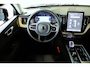 Volvo XC60 T6 Plug-in hybrid AWD Ultra Dark | Luchtvering | Semi-Electrische Wegklapbare Trekhaak | Panoramadak | Head up display | 360 graden camera | Verwarmbare voorstoelen stuurwiel en achterbank | Premium audio by Harman Kardon |