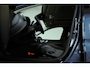 Volvo XC60 T6 Plug-in hybrid AWD Ultra Dark | Luchtvering | Semi-Electrische Wegklapbare Trekhaak | Panoramadak | Head up display | 360 graden camera | Verwarmbare voorstoelen stuurwiel en achterbank | Premium audio by Harman Kardon |