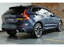 Volvo XC60 T6 Plug-in hybrid AWD Ultra Dark | Luchtvering | Semi-Electrische Wegklapbare Trekhaak | Panoramadak | Head up display | 360 graden camera | Verwarmbare voorstoelen stuurwiel en achterbank | Premium audio by Harman Kardon |