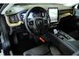 Volvo XC60 T6 Plug-in hybrid AWD Ultra Dark | Luchtvering | Semi-Electrische Wegklapbare Trekhaak | Panoramadak | Head up display | 360 graden camera | Verwarmbare voorstoelen stuurwiel en achterbank | Premium audio by Harman Kardon |