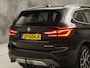 BMW X1 sDrive20i High Executive 192Pk Automaat (GROOT NAVI, HEAD-UP DISPLAY, LEDER, STOELVERWARMING, SPORTSTOELEN, GETINT GLAS, TREKHAAK, VIRTUAL COCKPIT, CRUISE, NIEUWSTAAT)