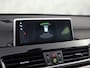 BMW X1 sDrive20i High Executive 192Pk Automaat (GROOT NAVI, HEAD-UP DISPLAY, LEDER, STOELVERWARMING, SPORTSTOELEN, GETINT GLAS, TREKHAAK, VIRTUAL COCKPIT, CRUISE, NIEUWSTAAT)