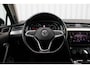 Volkswagen Passat Variant 1.5 TSI Elegance Business | Incl. 12 maanden garantie | Stoelverwarming | Adaptieve cruise control | Trekhaak | Parkeercamera | Apple carplay/Android auto |