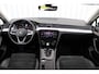 Volkswagen Passat Variant 1.5 TSI Elegance Business | Incl. 12 maanden garantie | Stoelverwarming | Adaptieve cruise control | Trekhaak | Parkeercamera | Apple carplay/Android auto |