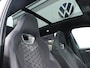 Volkswagen Tiguan 1.5 eTSI R-Line Edition | Schuif/kantel dak | Achteruitrijcamera | Stoel en stuurwiel verwarming | Dodehoekdetectie | Apple carplay / Android auto |