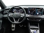 Volkswagen Tiguan 1.5 eTSI R-Line Edition | Schuif/kantel dak | Achteruitrijcamera | Stoel en stuurwiel verwarming | Dodehoekdetectie | Apple carplay / Android auto |