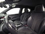 Peugeot 2008 1.2 PureTech GT Pack (VIRTUAL COCKPIT, APPLE CARPLAY, BLACK PACK, GROOT NAVI, 360 CAMERA, SPORTSTOELEN, STOELVERWARMING, TREKHAAK, GETINT GLAS, ADAPTIVE CRUISE, NIEUWSTAAT)