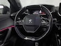 Peugeot 2008 1.2 PureTech GT Pack (VIRTUAL COCKPIT, APPLE CARPLAY, BLACK PACK, GROOT NAVI, 360 CAMERA, SPORTSTOELEN, STOELVERWARMING, TREKHAAK, GETINT GLAS, ADAPTIVE CRUISE, NIEUWSTAAT)