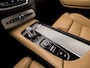 Volvo XC90 2.0 T8 Twin Engine AWD Inscription 7 Persoons 408Pk Automaat (PANORAMADAK, BOWERS&WILKINS, MEMORY SEATS, BRUIN LEDER, CAMERA, STOELKOELING/VERWARMING, HEAD-UP DISPLAY, GETINT GLAS, ELEK ACHTERKLEP, NIEUWSTAAT)