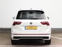 Volkswagen Tiguan 1.5 TSI R-Line Business | Schuif/kantel dak | Elektrische kofferbakklep | Achteruitrijcamera | Stoel en stuurwielverwarming | Dodehoekdetectie |