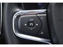 Volvo XC40 B3 177PK Automaat Plus Black Edition / Cruise control / Harman Kardon / 20'' velgen / Elektrisch verstelbare stoelen met geheugen / Stoel- en stuurverwarming