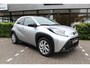 Toyota Aygo X 1.0 VVT-i MT first | Rijklaar | Stoelverw. | Clima | LED | Apple/Android | Privacy glass | LM-velgen | Dealer onderhouden