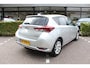 Toyota Auris 1.8 Hybrid Energy Plus Rijklaar | Keyless | Sensoren | Camera | Cruise | Clima | Dealer onderhouden