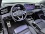 Volkswagen Tiguan 1.5 eHybrid R-Line 272 PK | Black Style | Pano Dak | Trekhaak | Head-up Display | 360 Camera | Harman Kardon | Elek. Achterklep | Elek. Stoelen | Leder | Stuur-/Stoelverwarming V+A | 20'' |