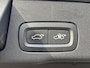 Volvo XC60 2.0 Recharge T6 AWD R-Design | Plug-in Hybrid (PHEV) | Panoramadak | Achteruitrijcamera | Parkeersensoren | Keyless Entry | Elektrische Achterklep | Stoelverwarming voor en achter | Cruise Control Adaptief | BLIS | Navigatie | Apple Carplay | Android Auto