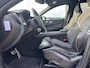 Volvo XC60 2.0 Recharge T6 AWD R-Design | Plug-in Hybrid (PHEV) | Panoramadak | Achteruitrijcamera | Parkeersensoren | Keyless Entry | Elektrische Achterklep | Stoelverwarming voor en achter | Cruise Control Adaptief | BLIS | Navigatie | Apple Carplay | Android Auto