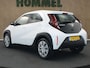 Toyota Aygo X 1.0 VVT-i MT Play - ORIGINEEL NEDERLANDSE AUTO - AFKOMSTIG VAN 1E EIGENAAR - AIRCO - ADAPTIEVE CRUISE CONTROL - CAMERA - APPLE CARPLAY/ ANDROID AUTO - 17 INCH WIELEN - LICHTSENSOR - ELEKTRISCHE RAMEN VOOR - ELEKTRISCH BEDIENBARE BUITENSPIEGELS