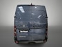 Renault Master T35 2.0 dCi 130pk L2H2 Advance | Nieuw | BPM-vrij | Rijklaarprijs | Dubbele schuifdeur | navigatie | vierseizoenbanden met spatschermen | trekhaak |,houtenvloer en kunststof wandbekleding | achteruitrijcamera | rear step | geintegreerde opstap in de achterbumper | reservewiel |