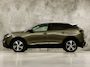 Peugeot 3008 1.2 PureTech Allure Automaat (NAP, APPLE CARPLAY, GROOT NAVI, 360 CAMERA, FOCAL AUDIO, LEDER, SPORTSTOELEN, TREKHAAK, KEYLESS, GETINT GLAS, NIEUWSTAAT)