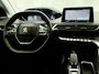 Peugeot 3008 1.2 PureTech Allure Automaat (NAP, APPLE CARPLAY, GROOT NAVI, 360 CAMERA, FOCAL AUDIO, LEDER, SPORTSTOELEN, TREKHAAK, KEYLESS, GETINT GLAS, NIEUWSTAAT)