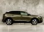 Peugeot 3008 1.2 PureTech Allure Automaat (NAP, APPLE CARPLAY, GROOT NAVI, 360 CAMERA, FOCAL AUDIO, LEDER, SPORTSTOELEN, TREKHAAK, KEYLESS, GETINT GLAS, NIEUWSTAAT)