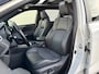 Toyota RAV4 2.5 Hybrid AWD Bi-Tone Trekhaak Leder Panorama JBL Verwarmde voorruit en stuur