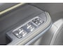 Lynk & Co 01 276PK Automaat More / Adaptive cruise control / Leren bekleding / Elektrisch verstelbare stoelen / Schuif- kanteldak / Stoel- en stuurverwarming / Parkeersensoren V+A / 360 Graden Camera / Elektrische achterklep / 20" lichtmetalen velgen