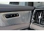 Volvo XC90 T8 Recharge AWD Plus Dark - IntelliSafe Assist & Surround - Panorama/schuifdak - Luchtvering - 360º Camera - Bowers & Wilkins audio - Adaptieve LED koplampen - Verwarmde voorstoelen, stuur & achterbank - Parkeersensoren voor & achter - Elektr. bedienb. voorstoelen met geheugen - Extra getint glas - Draadloze tel. lader - Inklapbare trekhaak - 21' LMV