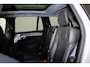 Volvo XC90 T8 Recharge AWD Plus Dark - IntelliSafe Assist & Surround - Panorama/schuifdak - Luchtvering - 360º Camera - Bowers & Wilkins audio - Adaptieve LED koplampen - Verwarmde voorstoelen, stuur & achterbank - Parkeersensoren voor & achter - Elektr. bedienb. voorstoelen met geheugen - Extra getint glas - Draadloze tel. lader - Inklapbare trekhaak - 21' LMV