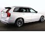 Volvo XC90 T8 Recharge AWD Plus Dark - IntelliSafe Assist & Surround - Panorama/schuifdak - Luchtvering - 360º Camera - Bowers & Wilkins audio - Adaptieve LED koplampen - Verwarmde voorstoelen, stuur & achterbank - Parkeersensoren voor & achter - Elektr. bedienb. voorstoelen met geheugen - Extra getint glas - Draadloze tel. lader - Inklapbare trekhaak - 21' LMV
