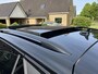 Volkswagen T-Roc 1.5 TSI DSG R-LINE EDITION , PANORAMADAK , BLACK STYLE , KEYLESS ENTRY , ADAPTIVE CRUISE , LANE ASSIST , IQ-LIGHT , LED , STOEL VERWARMING , APPEL CARPAY / ANDROID , PRIVACY GLASS , LAVASTONE INTERIEUR , 19 INCH LM . TWO TONE , CAMERA
