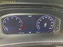 Volkswagen T-Roc 1.5 TSI DSG R-LINE EDITION , PANO , BLACK STYLE , KEYLESS ENTRY , SIDE ASSIST , LANE ASSIST , CAMERA , PDC , VIRTUAL COCKPIT , IQ-LIGHT , LED , ACHTERKLEP MET VOET SENSOR , PRIVACY GLASS , STUUR EN STOEL VERWARMING .