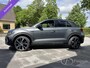 Volkswagen T-Roc 1.5 TSI DSG R-LINE EDITION , PANO , BLACK STYLE , KEYLESS ENTRY , SIDE ASSIST , LANE ASSIST , CAMERA , PDC , VIRTUAL COCKPIT , IQ-LIGHT , LED , ACHTERKLEP MET VOET SENSOR , PRIVACY GLASS , STUUR EN STOEL VERWARMING .