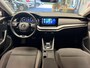 Skoda Octavia COMBI 1.4 TSI iV PHEV BUSINESS EDITION NAVIGATIE VIA APPLE CARPLAY/ANDROID CRUISE CONTROL STOEL EN STUURVERWARMING RIJSTROOKSENSOREN KEYLESS GO PDC ZEER MOOI !!