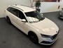 Skoda Octavia COMBI 1.4 TSI iV PHEV BUSINESS EDITION NAVIGATIE VIA APPLE CARPLAY/ANDROID CRUISE CONTROL STOEL EN STUURVERWARMING RIJSTROOKSENSOREN KEYLESS GO PDC ZEER MOOI !!