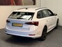 Skoda Octavia COMBI 1.4 TSI iV PHEV BUSINESS EDITION NAVIGATIE VIA APPLE CARPLAY/ANDROID CRUISE CONTROL STOEL EN STUURVERWARMING RIJSTROOKSENSOREN KEYLESS GO PDC ZEER MOOI !!
