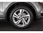 Volkswagen T-Roc 1.5 TSI 150pk DSG R-Line Trekhaak IQ.Light Camera Navigatie Adaptive cruise