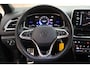 Volkswagen T-Roc 1.5 TSI 150pk DSG R-Line Trekhaak IQ.Light Camera Navigatie Adaptive cruise