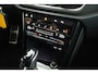 Volkswagen T-Roc 1.5 TSI 150pk DSG R-Line Trekhaak IQ.Light Camera Navigatie Adaptive cruise