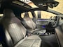 Volkswagen Golf 1.5 eTSI R-Line Edition | Pano | Trekhaak | H&K | Stuur/Stoelverwarming | HUD | Camera | Sfeerverlichting