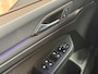 Volkswagen Golf 1.5 eTSI R-Line Edition | Pano | Trekhaak | H&K | Stuur/Stoelverwarming | HUD | Camera | Sfeerverlichting